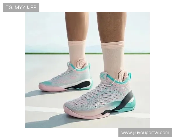 克莱·汤普森与安踏签终身合同,合作12年售出签名鞋超1000万双 克莱·汤普森与安踏签终身合同,合作12年售出签名鞋超1000万双